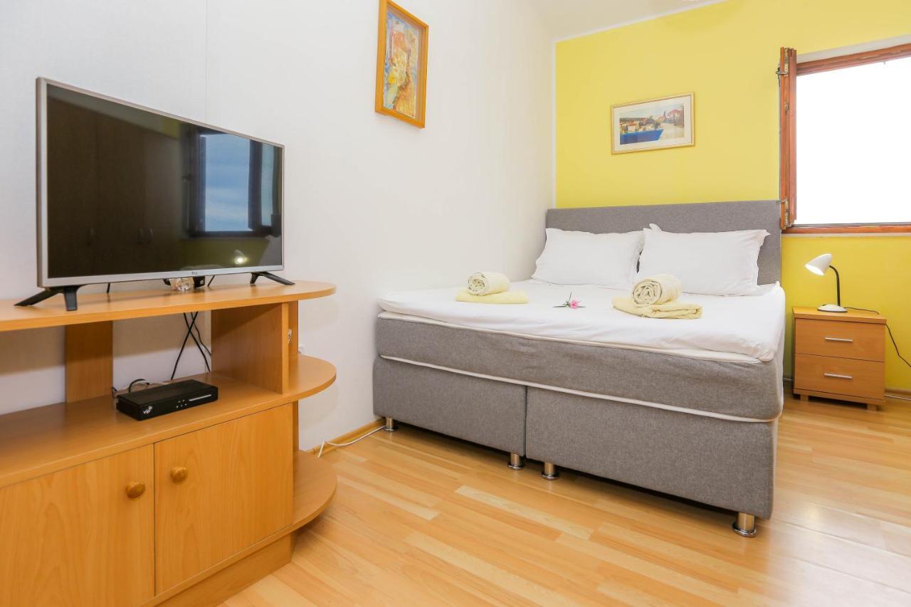 Apartments Maslina Božava Eksteriør bilde