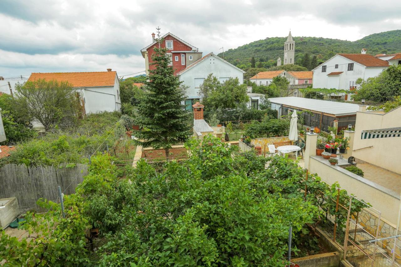 Apartments Maslina Božava Eksteriør bilde