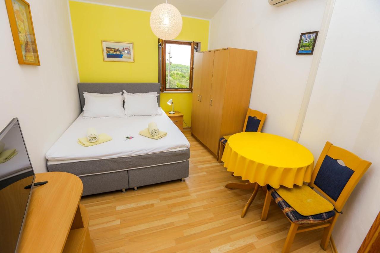 Apartments Maslina Božava Eksteriør bilde