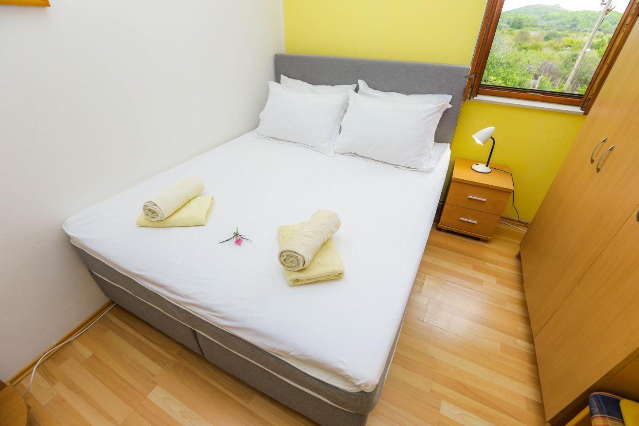 Apartments Maslina Božava Eksteriør bilde